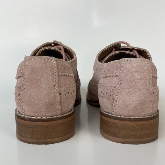 ASOS DESIGN  Pink Suede Wingtip Oxford - Picture 5 of 16